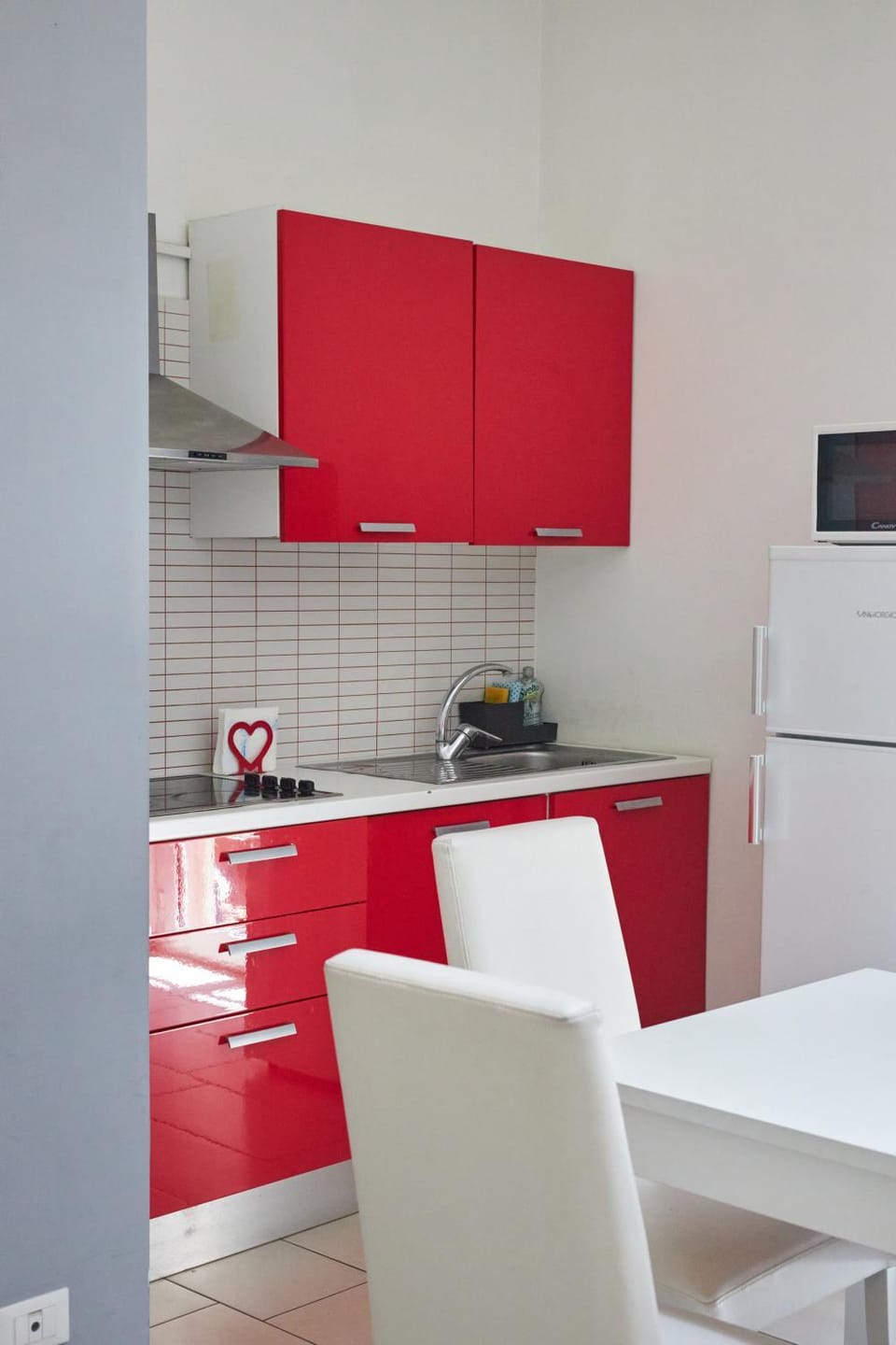 Kitchen or kitchenette, Dining area, oven