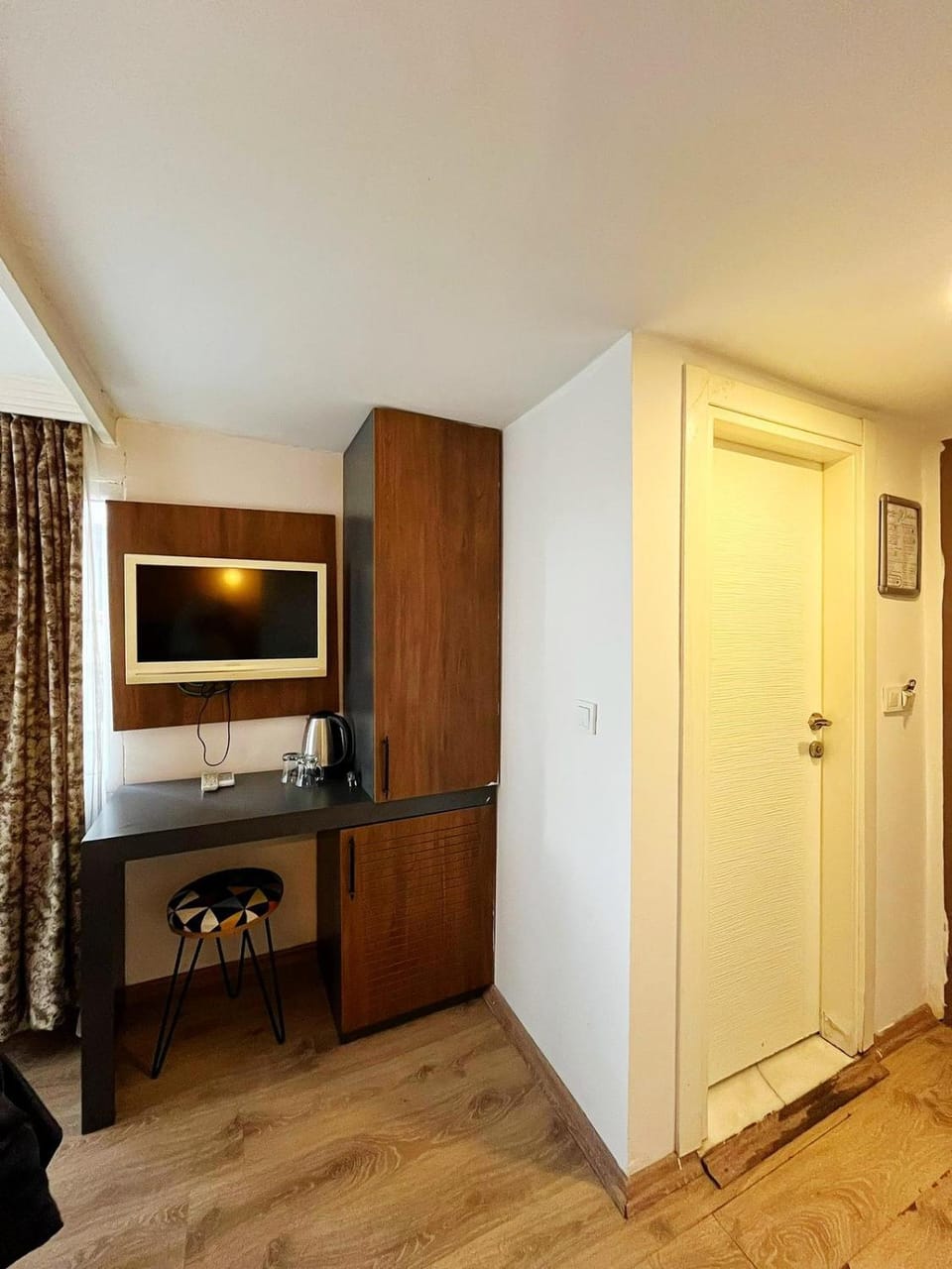 TV and multimedia, minibar, wardrobe