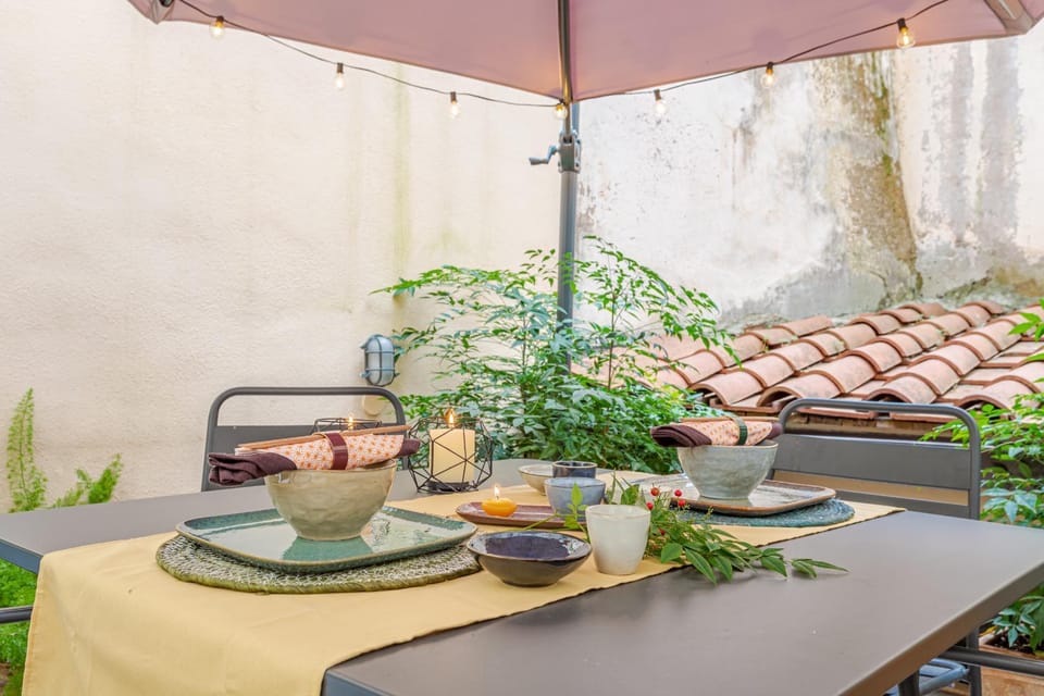 Garden, Dining area