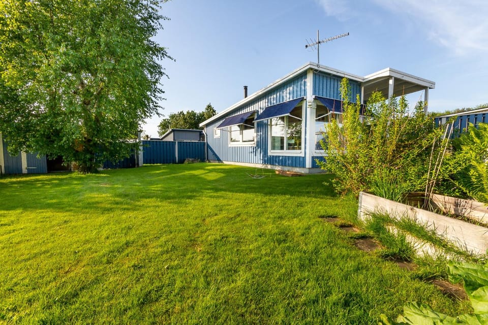 Facade/entrance, Garden, Garden, Garden view