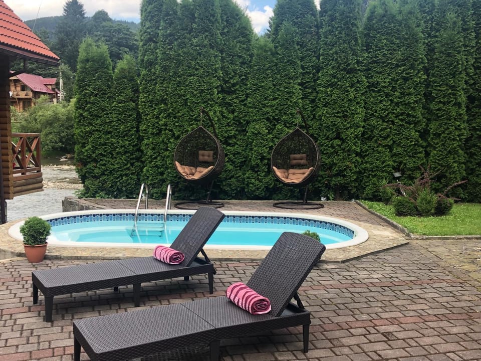 Swimming pool, sunbed