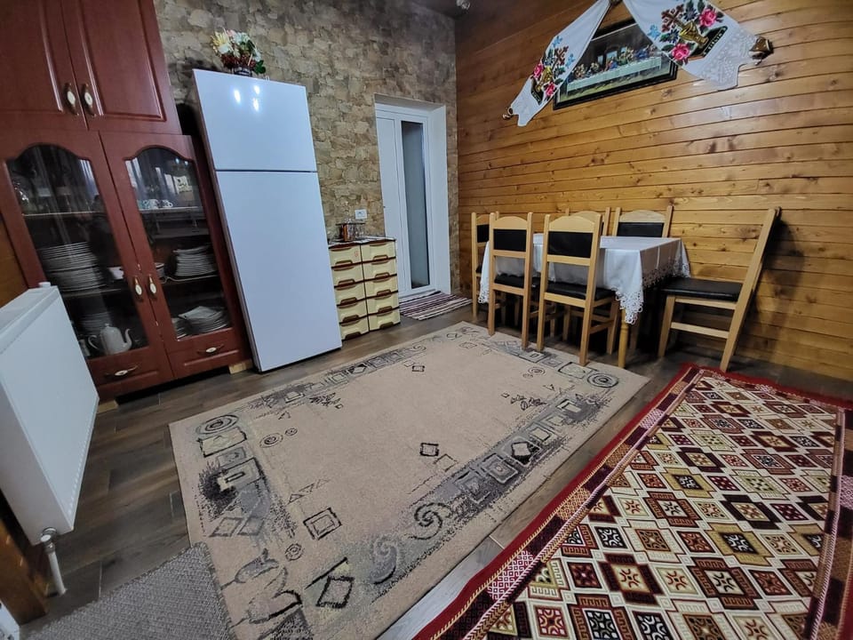 Kitchen or kitchenette, Kitchen or kitchenette