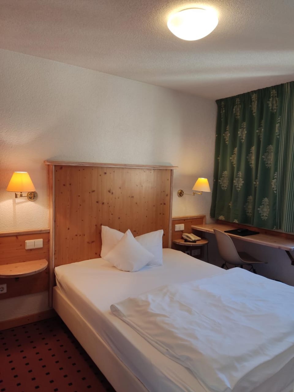 Bed, Photo of the whole room