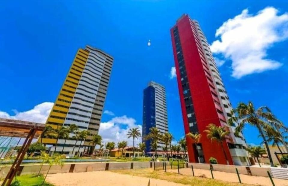 Property building, Nearby landmark, Neighbourhood, City view, Street view