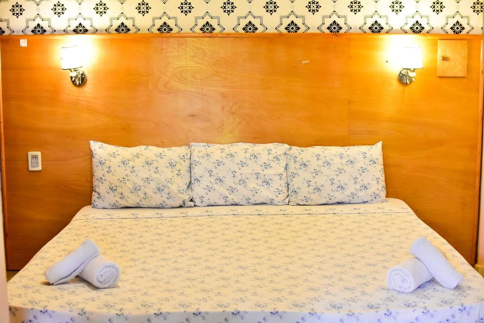 Photo of the whole room, Bedroom, towels