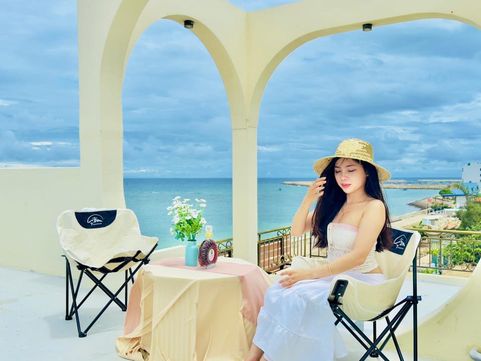 Natural landscape, View (from property/room), Dining area, Sea view