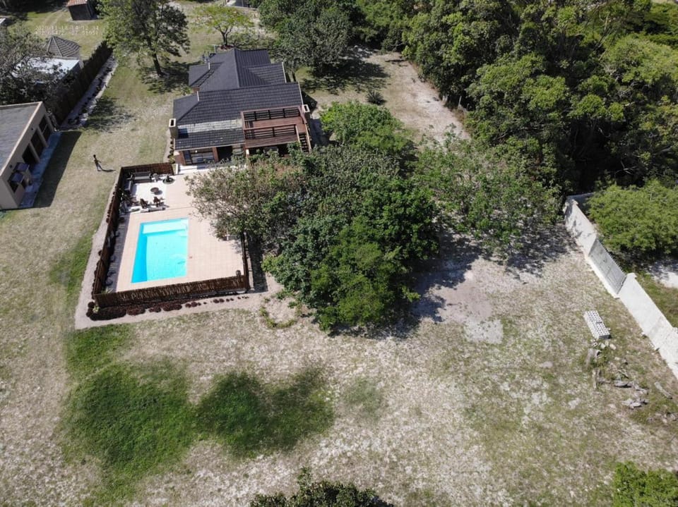 Property building, Natural landscape, Bird's eye view, Pool view, Swimming pool
