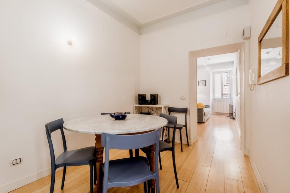 Dining area, Lunch