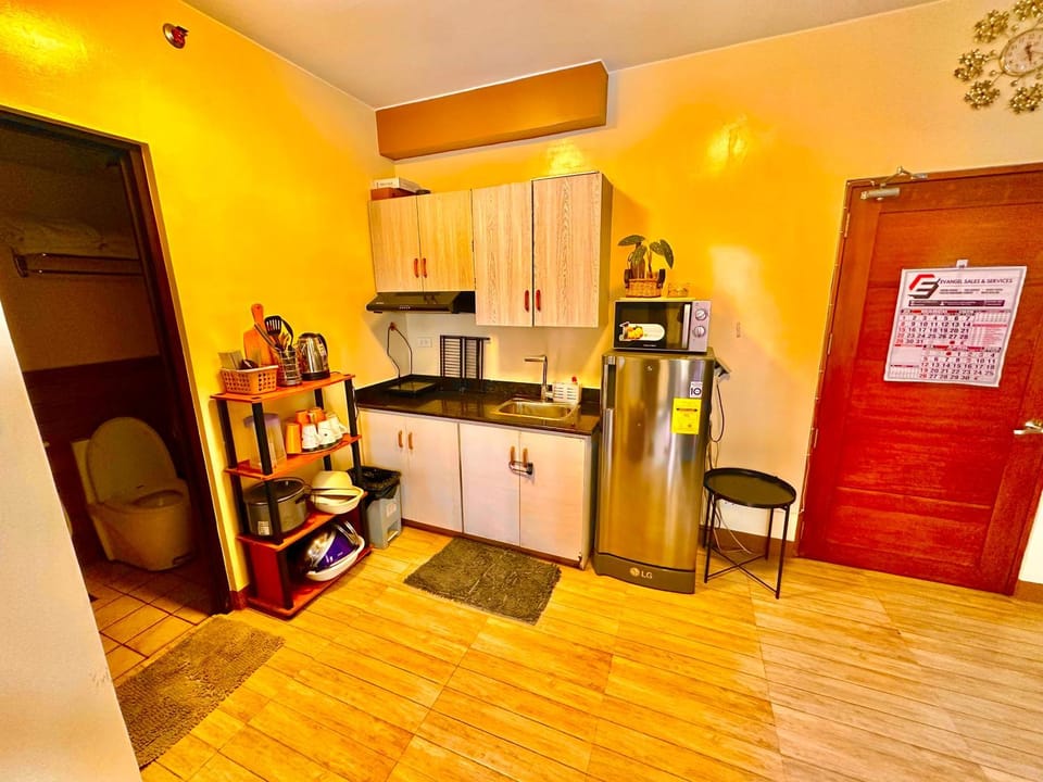 Kitchen or kitchenette
