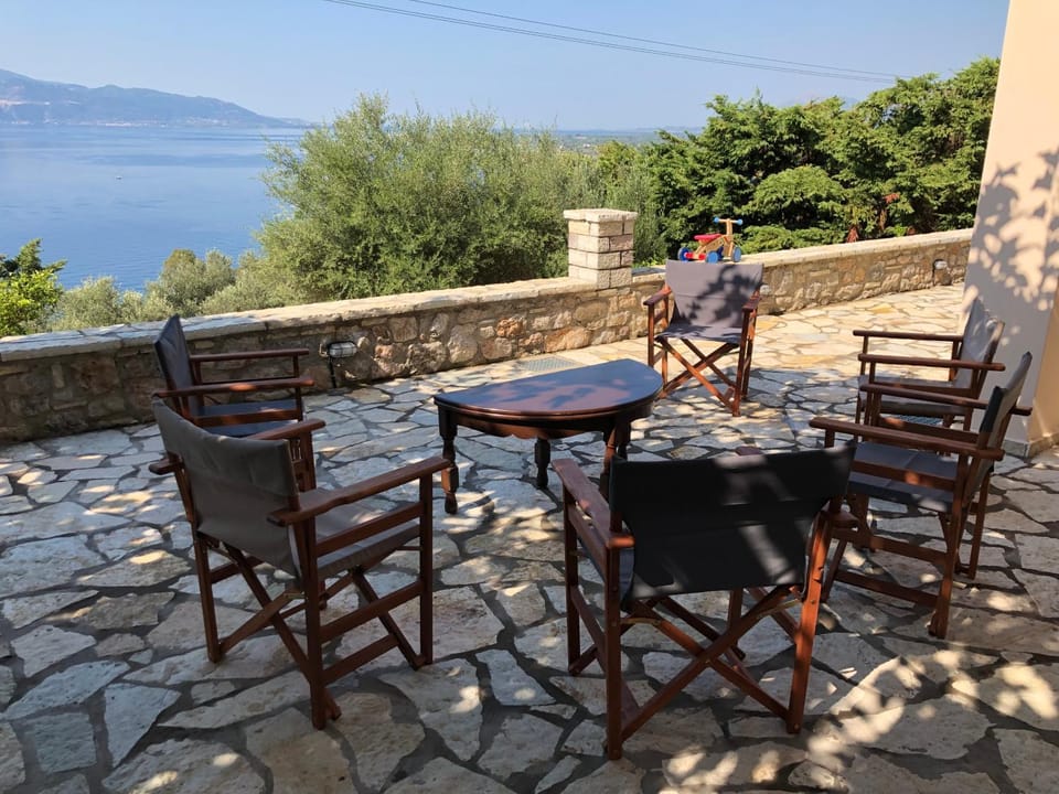Day, Natural landscape, Balcony/Terrace, Sea view, group of guests