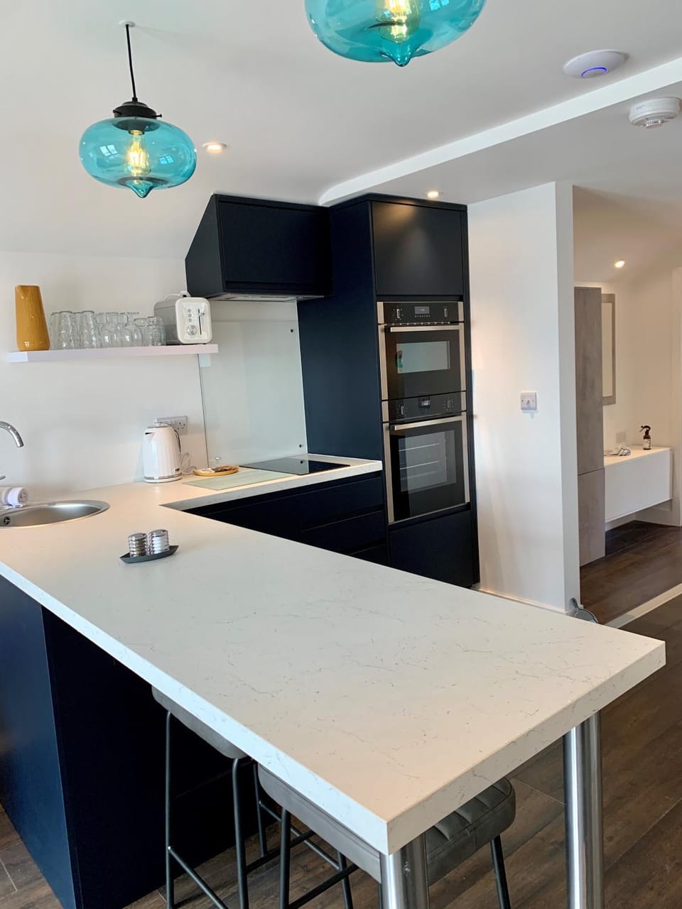 Kitchen or kitchenette, Dining area, minibar, pet friendly, stove