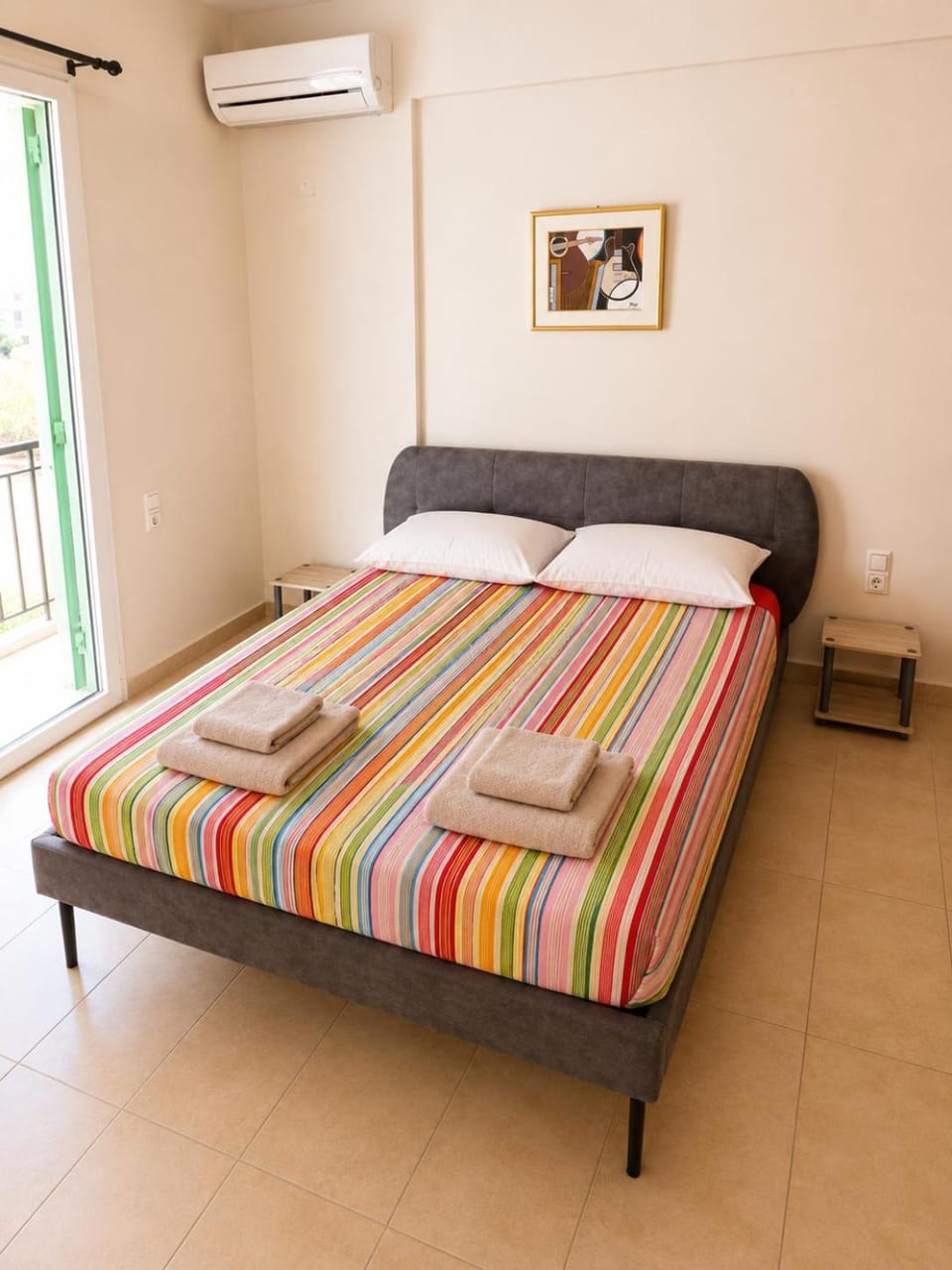 Bed, Bedroom, air conditioner