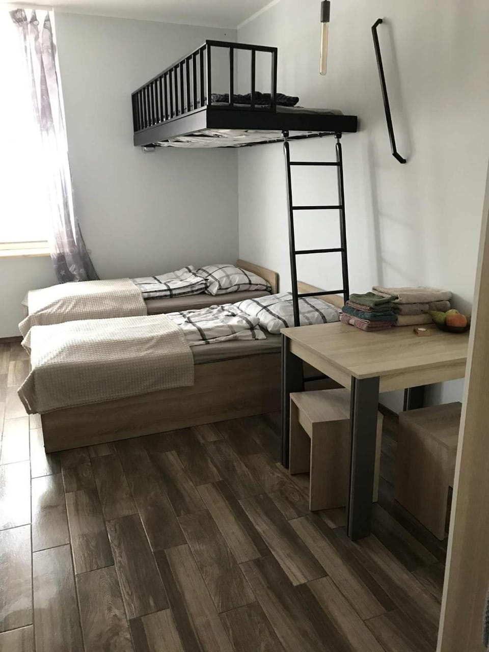 Bed, Photo of the whole room, bunk bed