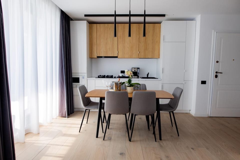Kitchen or kitchenette, Dining area, Communal kitchen