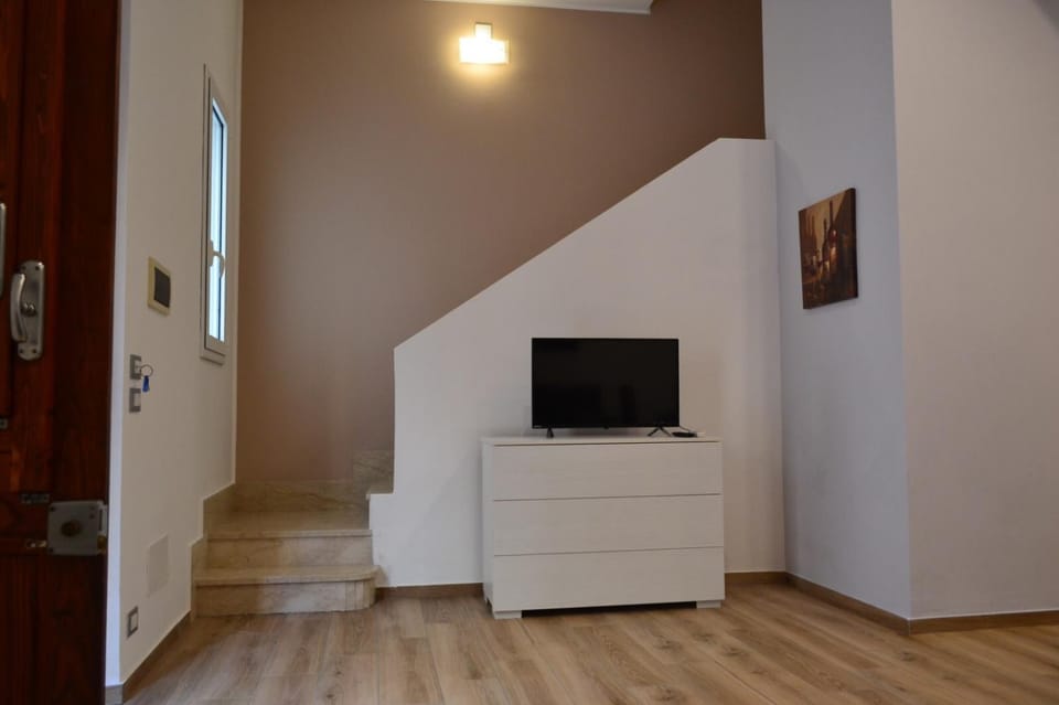 Communal lounge/ TV room, TV and multimedia, air conditioner