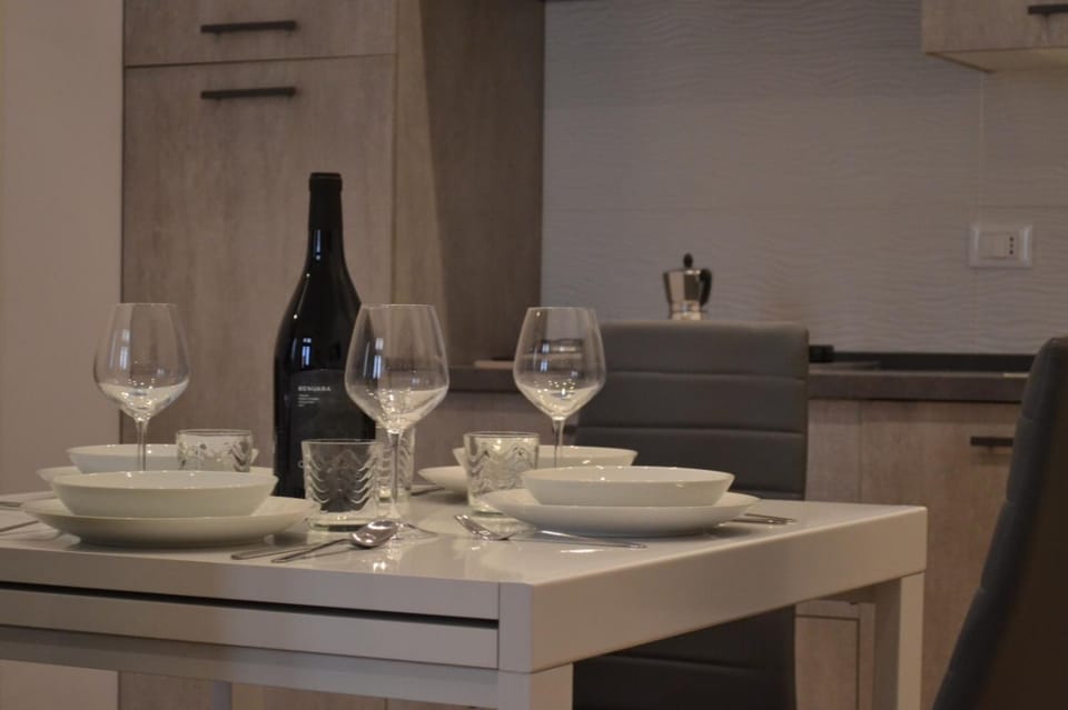 Kitchen or kitchenette, Dining area, Communal kitchen