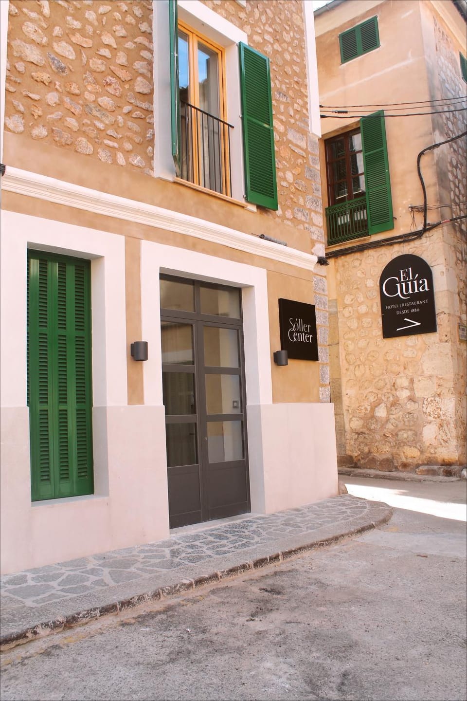 Property building, Facade/entrance