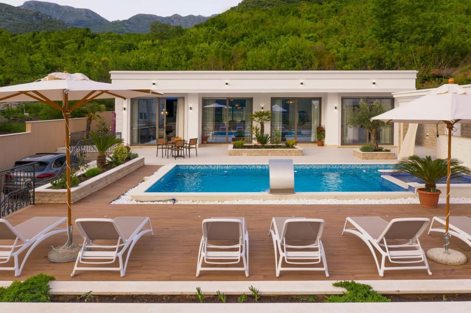 Property building, Pool view, Swimming pool, Swimming pool