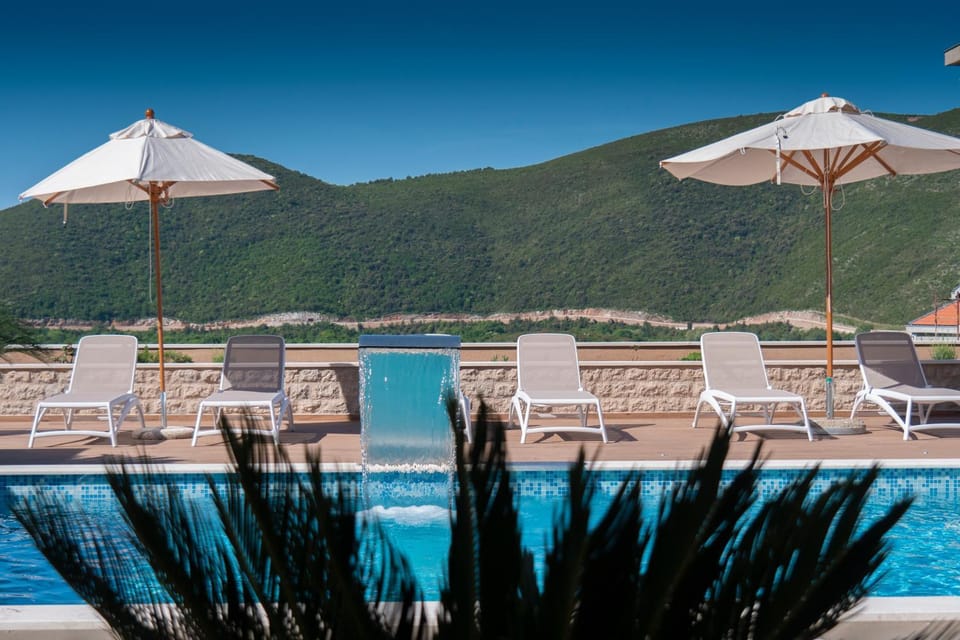Patio, Mountain view, Swimming pool, Swimming pool