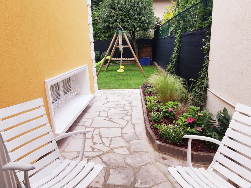 Patio, Garden