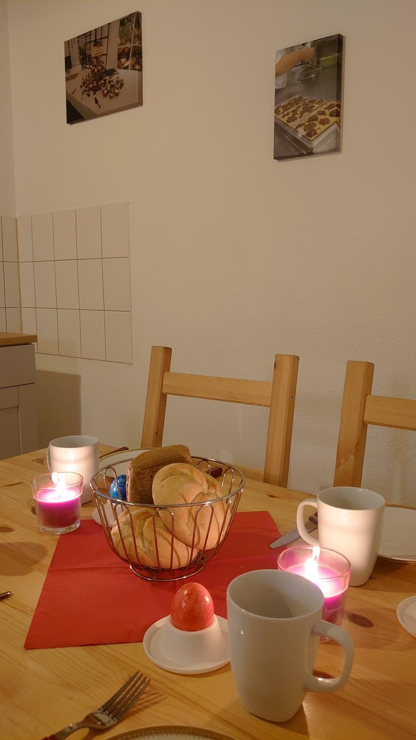 Photo of the whole room, Breakfast