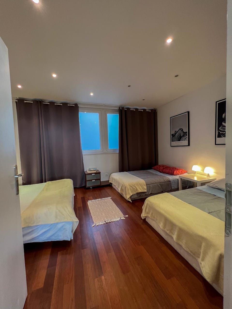 Photo of the whole room, Bedroom