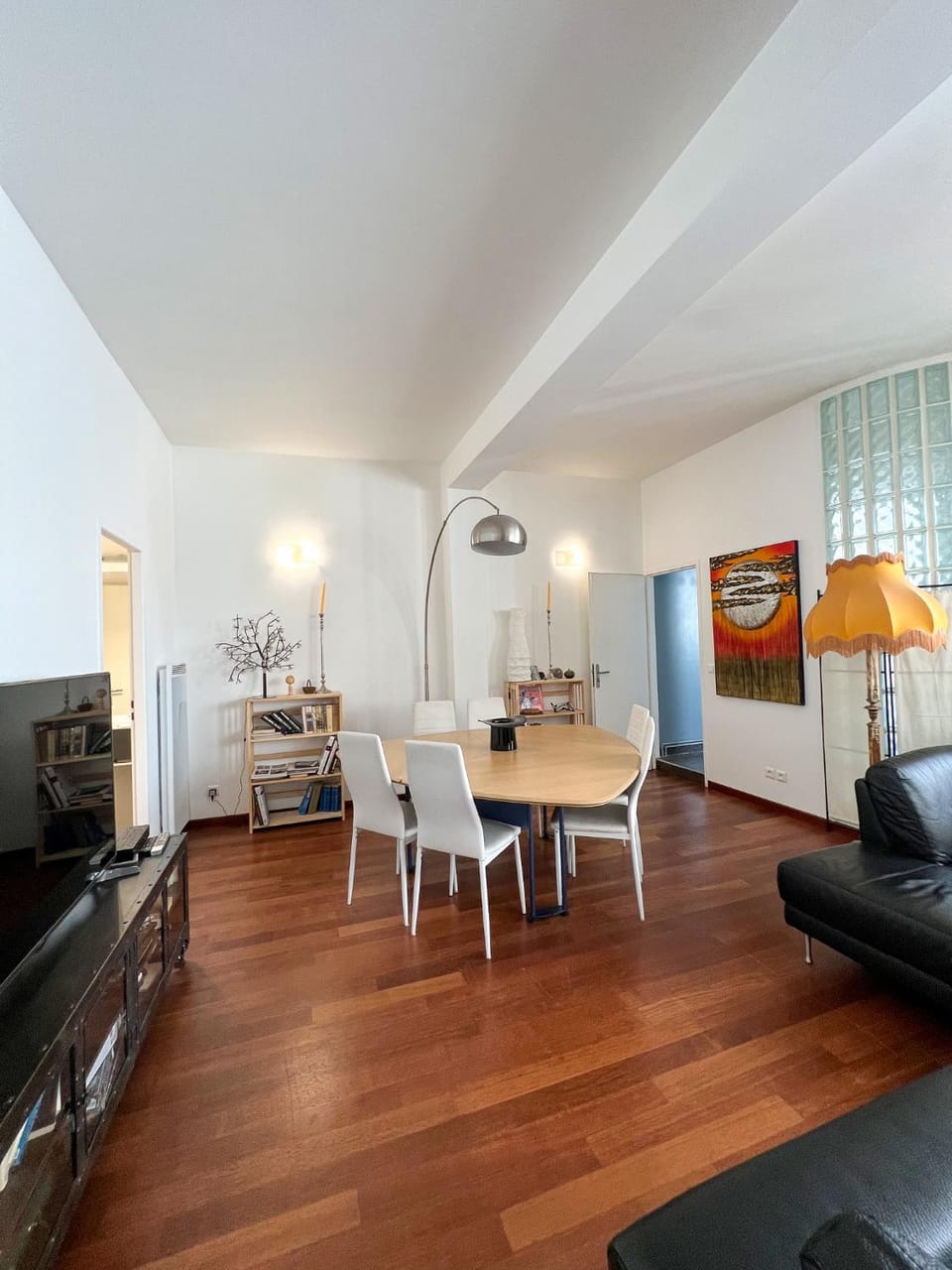 Seating area, Dining area