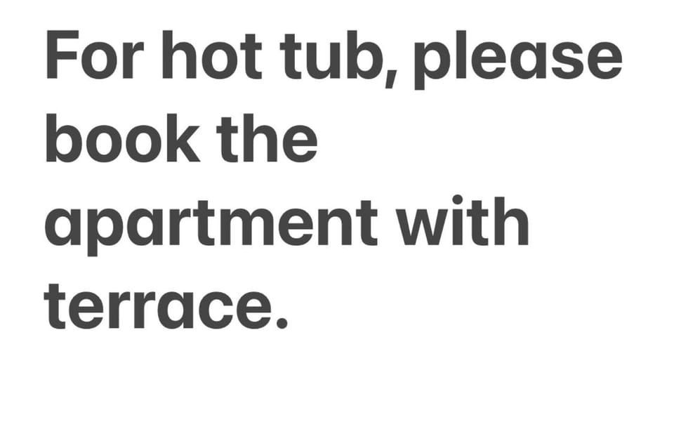 My Perfect Place Rooms & Apartments -Some rooms with Hot Tub- Free Parking Apartment in Blackpool