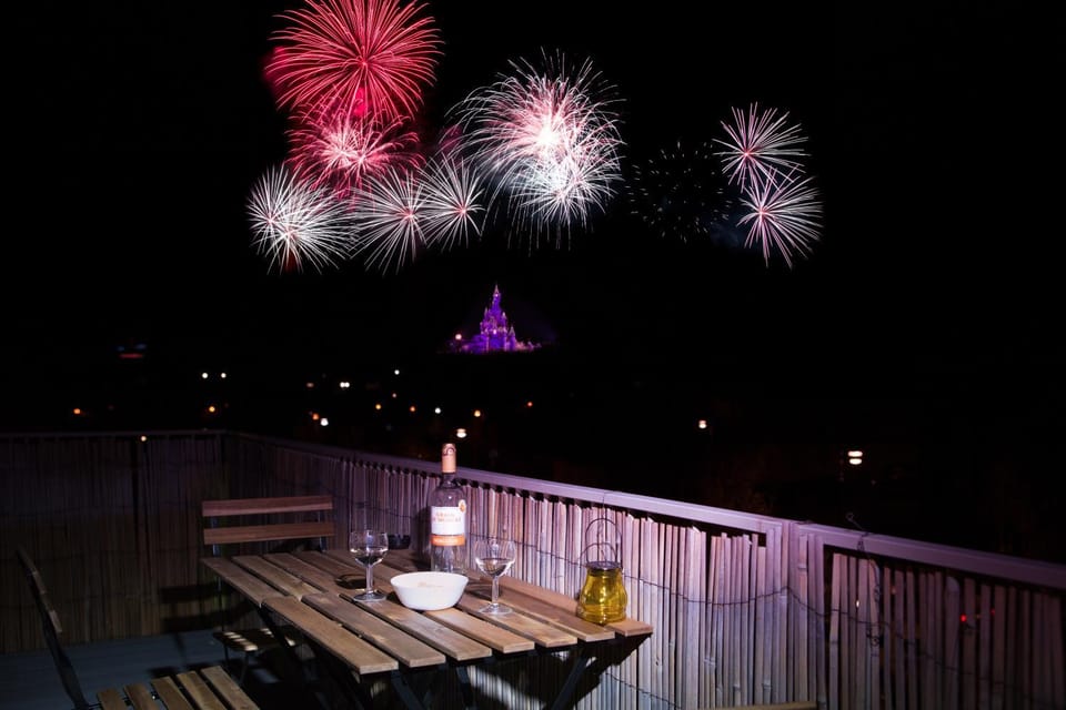 Night, View (from property/room), Balcony/Terrace