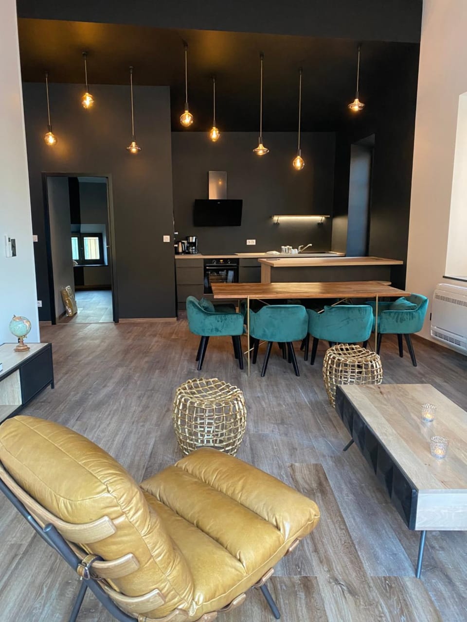 Living room, Dining area