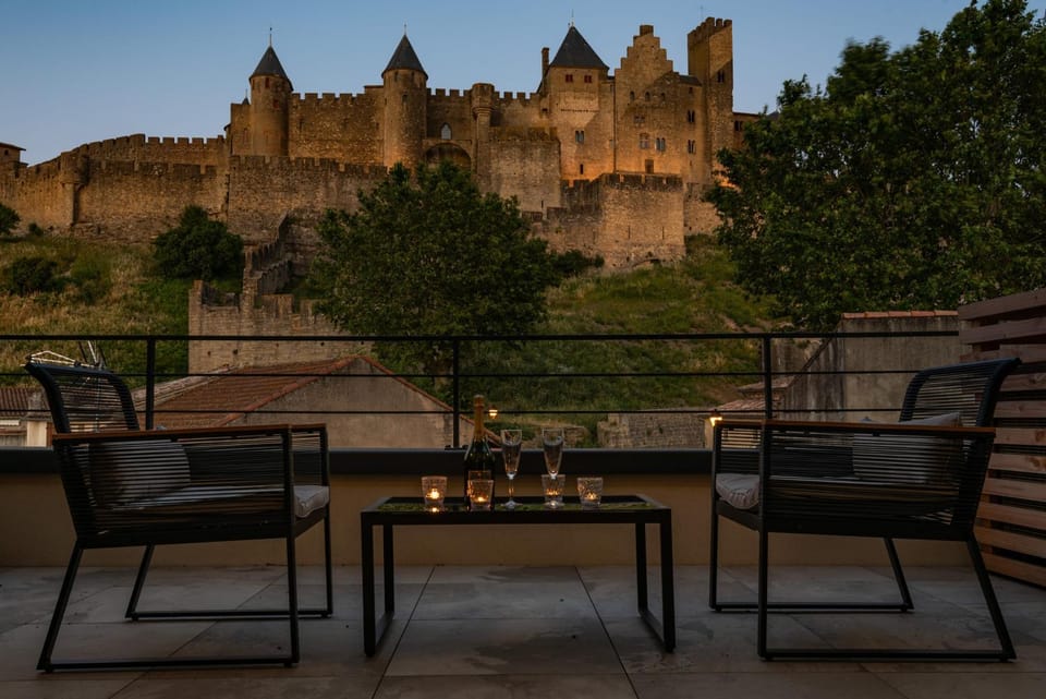 Nearby landmark, Balcony/Terrace