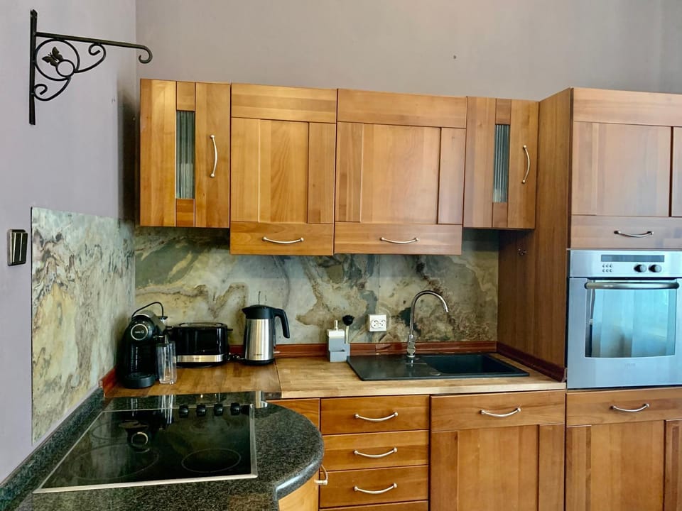 Coffee/tea facilities, Kitchen or kitchenette, toaster