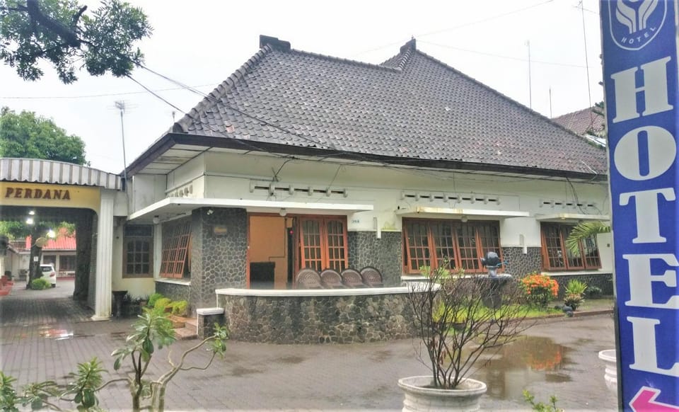 Property building, Facade/entrance