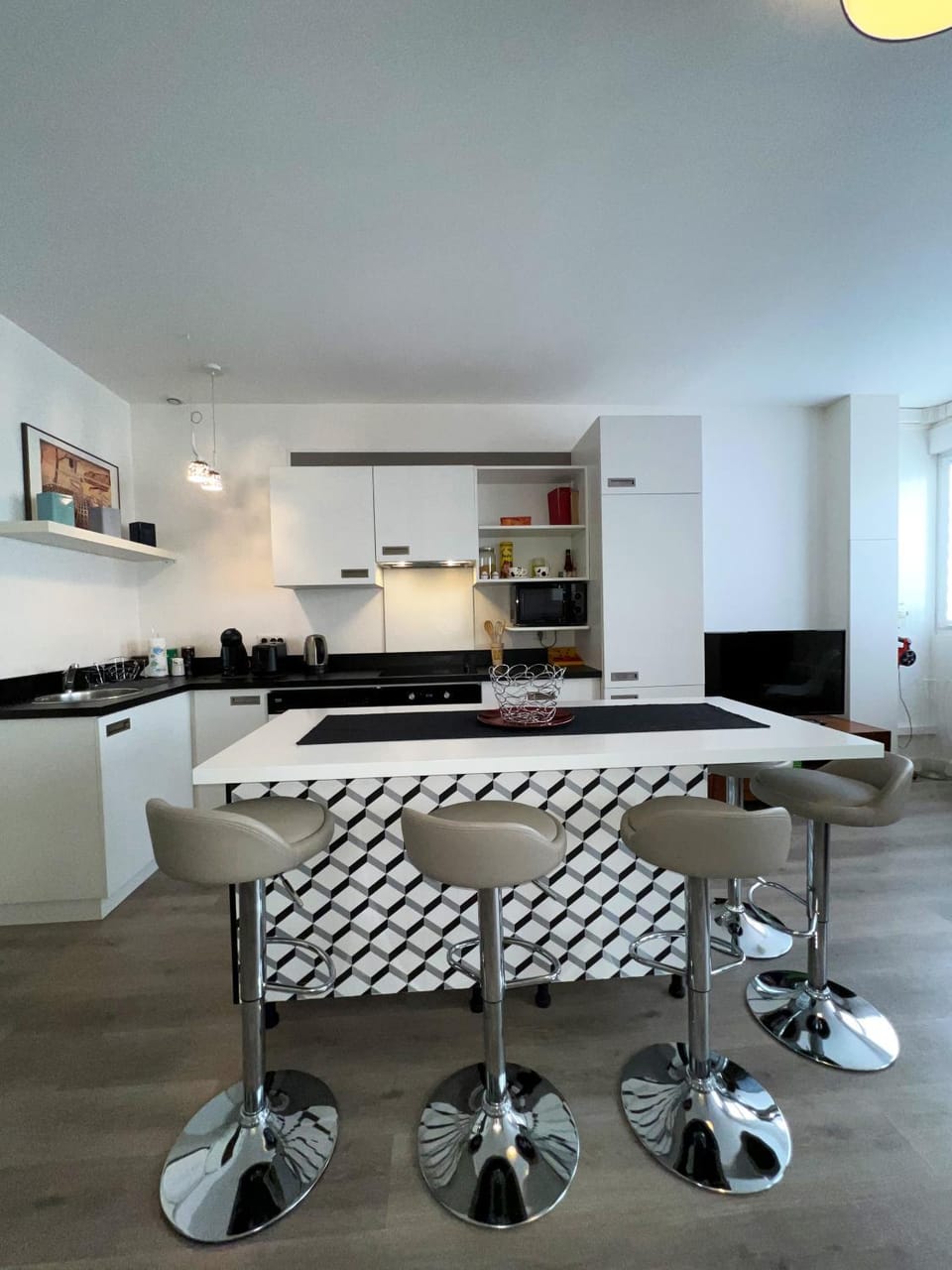 Dining area, kitchen