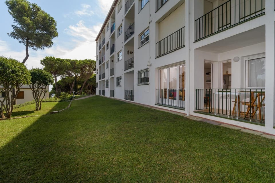 H-13 Calella de Palafrugell 4 PAX Apartment in Calella de Palafrugell