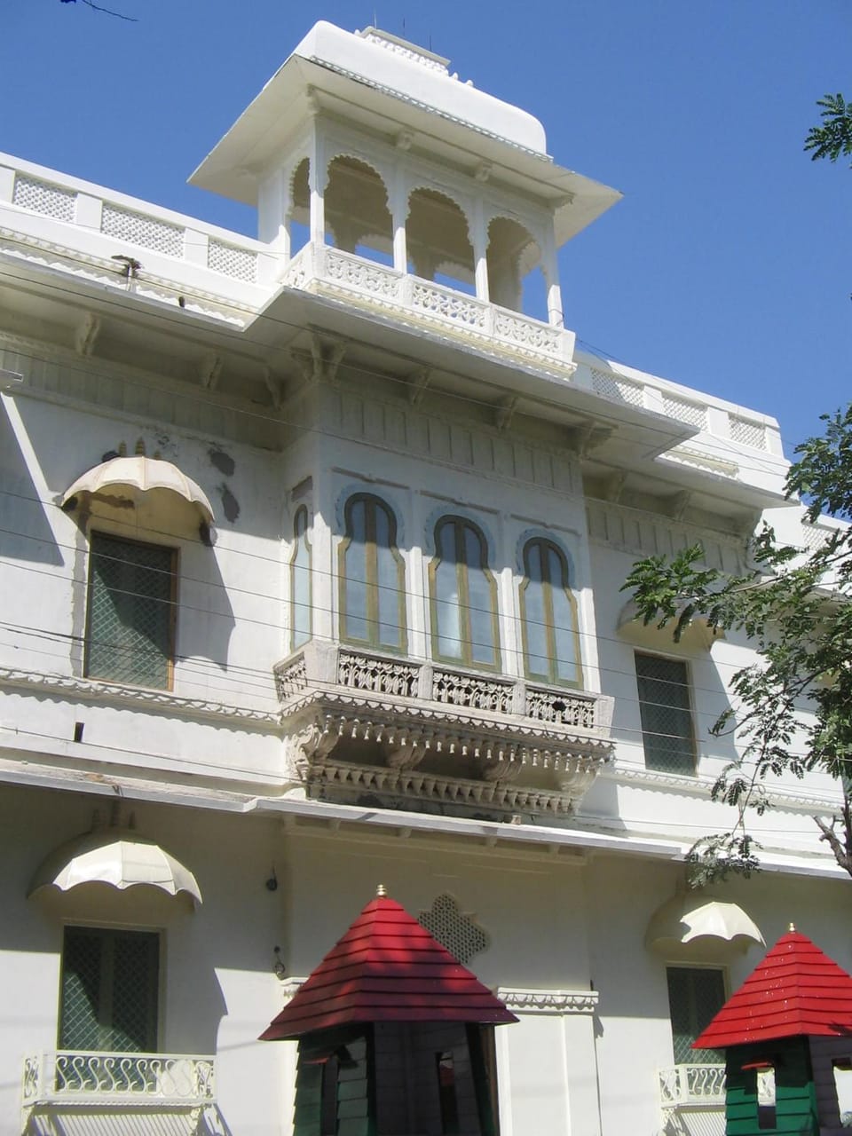 Facade/entrance
