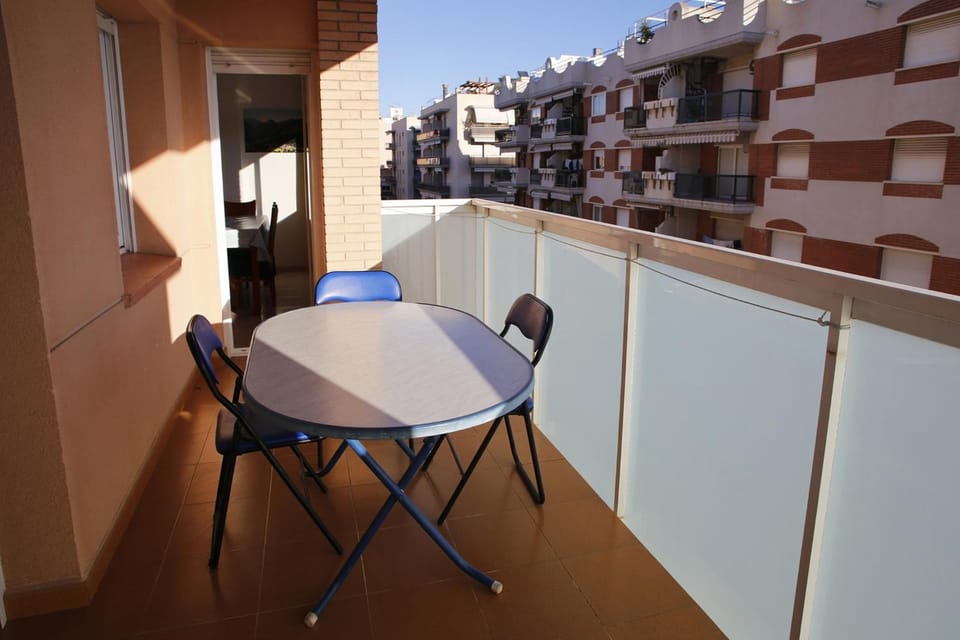 AT061 Cerca del centro, con piscina y a 5 min de la playa Apartment in Torredembarra