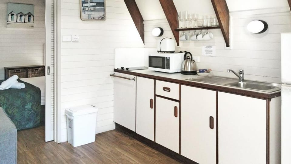 Picnic Bay Chalet Unit 2 Apartment in Queensland