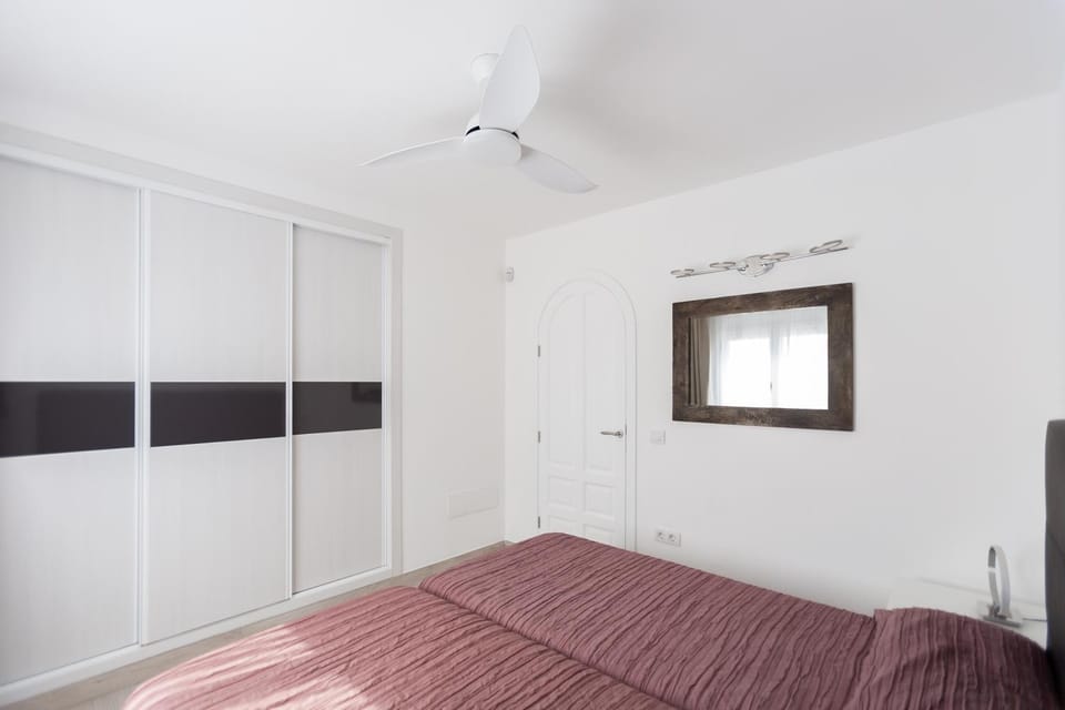 Bed, Bedroom, fireplace, wardrobe