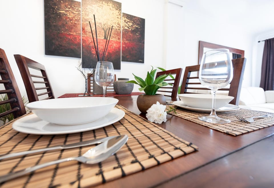Communal lounge/ TV room, Living room, Lounge or bar, Decorative detail, Seating area, Dining area, Area and facilities