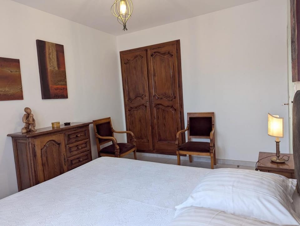Bedroom, storage