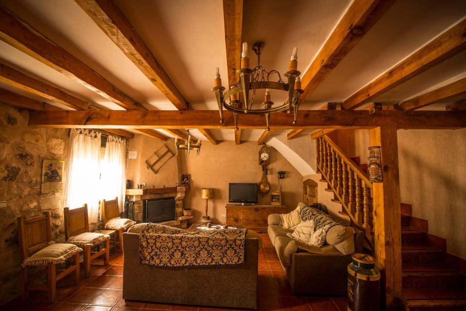 Casa La Escondida House in Castile and León