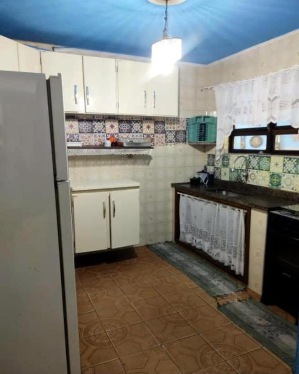 Chácara a 450mt da Praia Boracéia piscina infantil e outra adulto House in São Sebastião