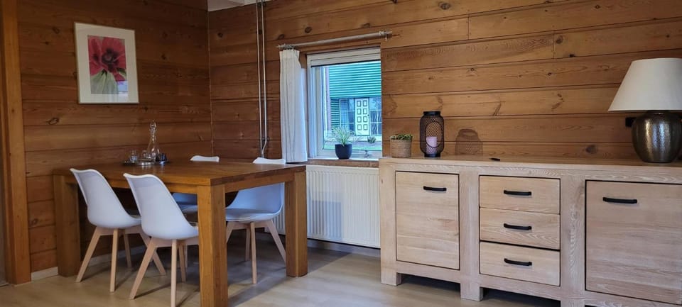 Food and drinks, Dining area