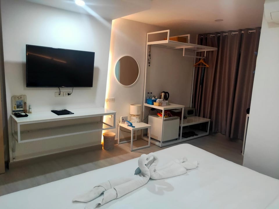 TV and multimedia, Coffee/tea facilities, Photo of the whole room, Bedroom