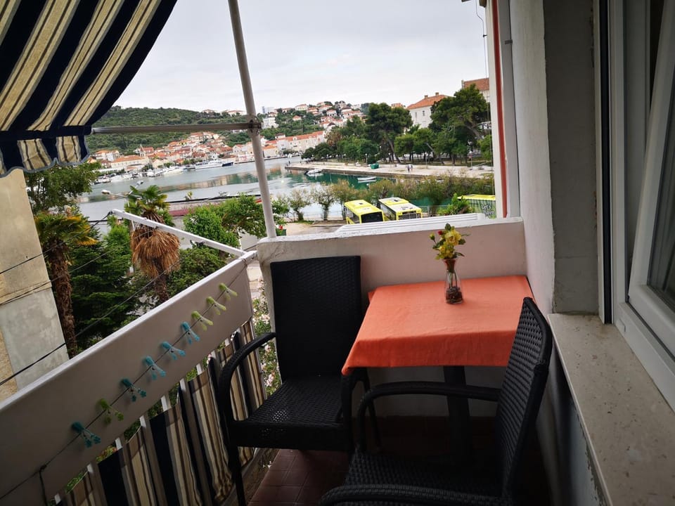 Balcony/Terrace, City view, Landmark view, Sea view, Street view