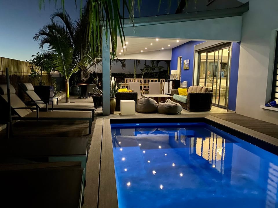 Property building, Patio, Night, Living room, Sports, Internal: Not applicable to any particular room