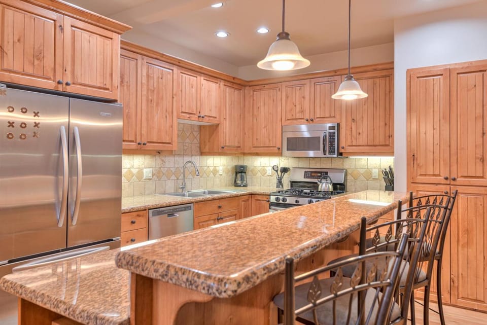 Aquila Lodge - Unit 5 Apartment in Sunriver
