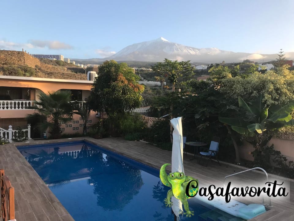 Mountain view, Pool view, Swimming pool