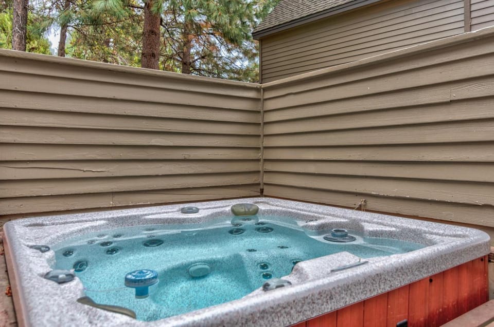 Eaglewood - Unit 8 Apartment in Sunriver